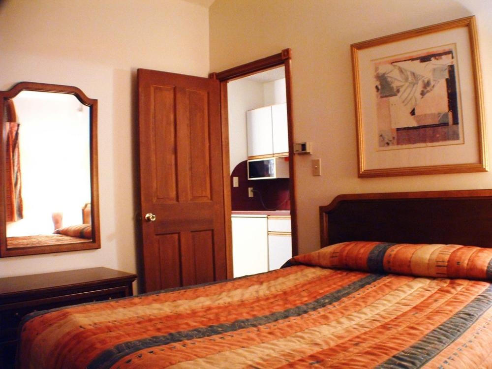 Room image 3
