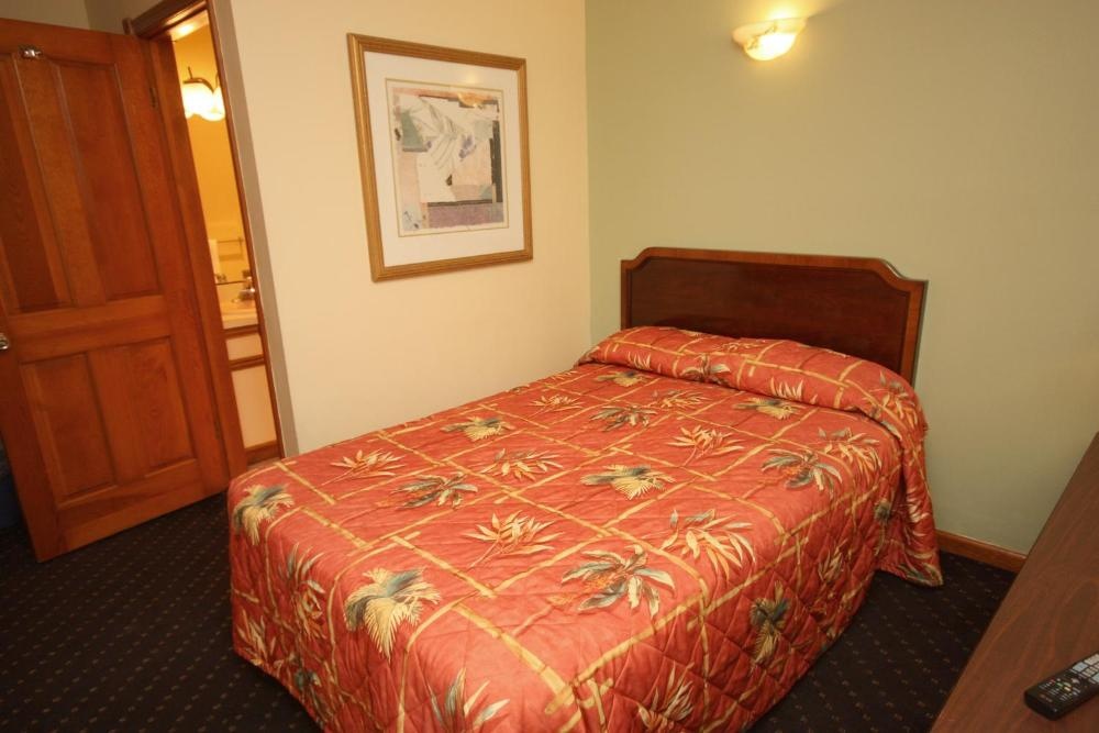 Room image 4